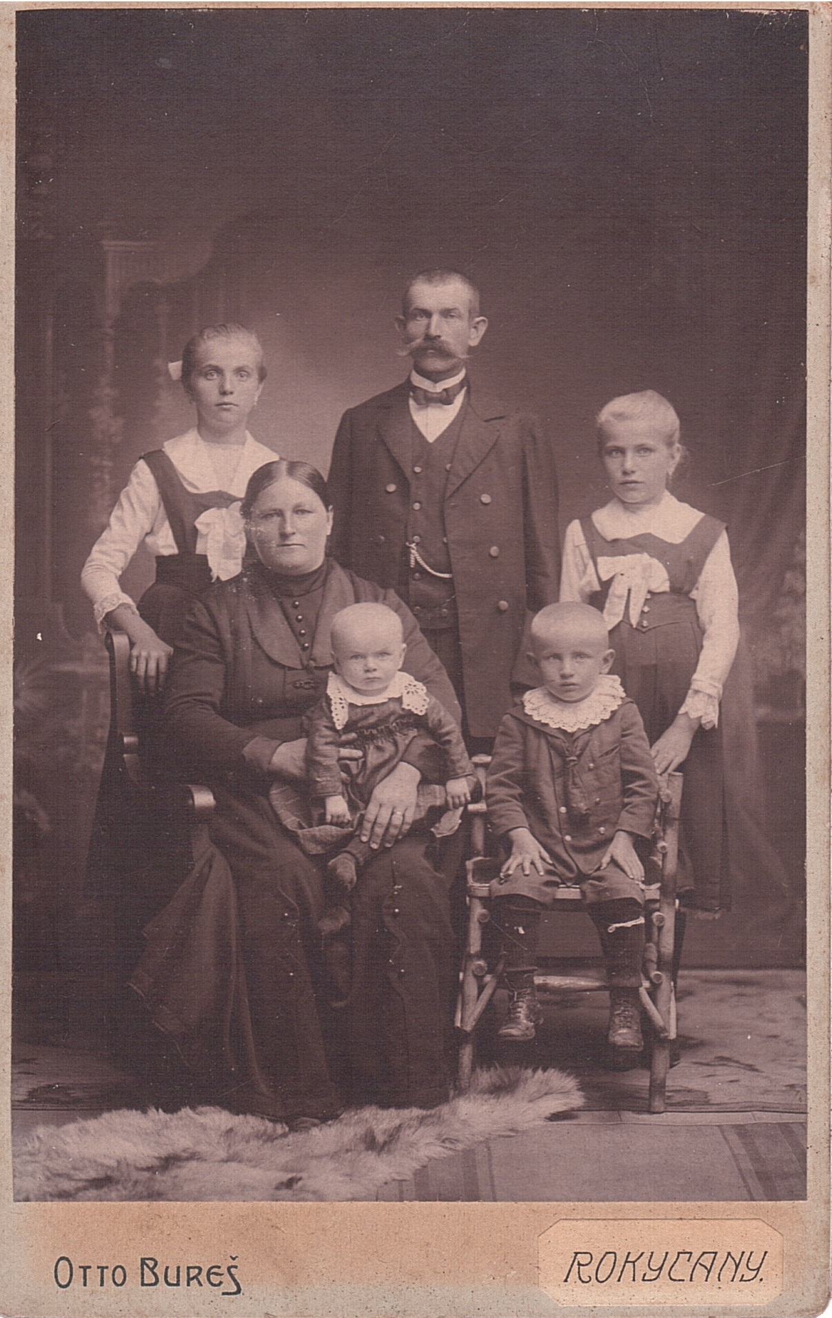 rodinný portrét, historická fotografie, 19.století, vojenský portrét, voják.