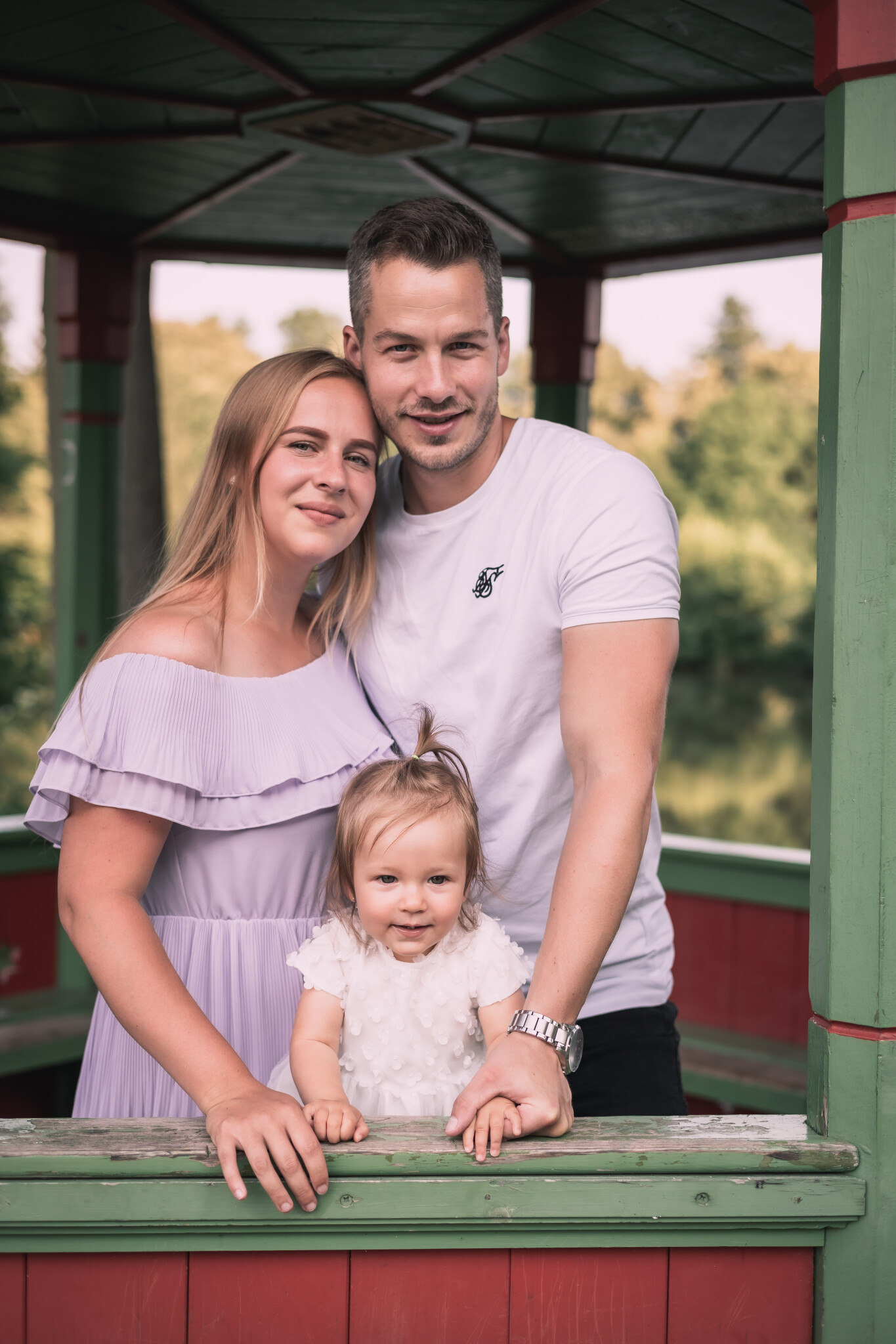 Rodina, děti, Zámek Spálené Poříčí, altán, radostné dítě
