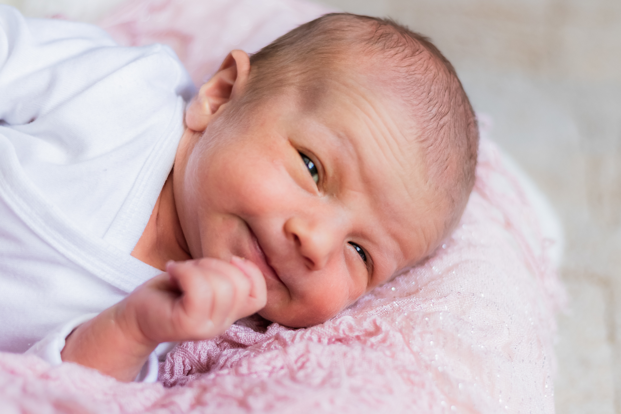 zamyšlení, newborn portrét, novorozenecký portrét, 